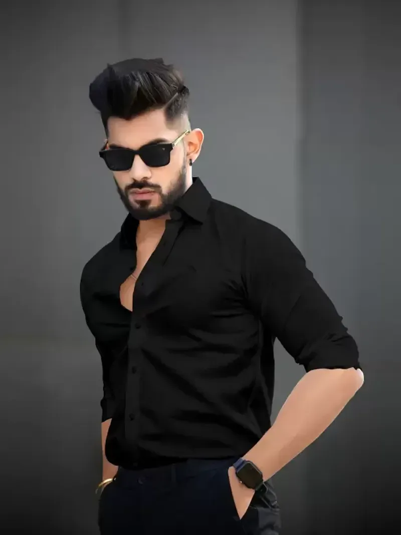 Men Regular Fit Solid Cut Away Collar Casual Shirt