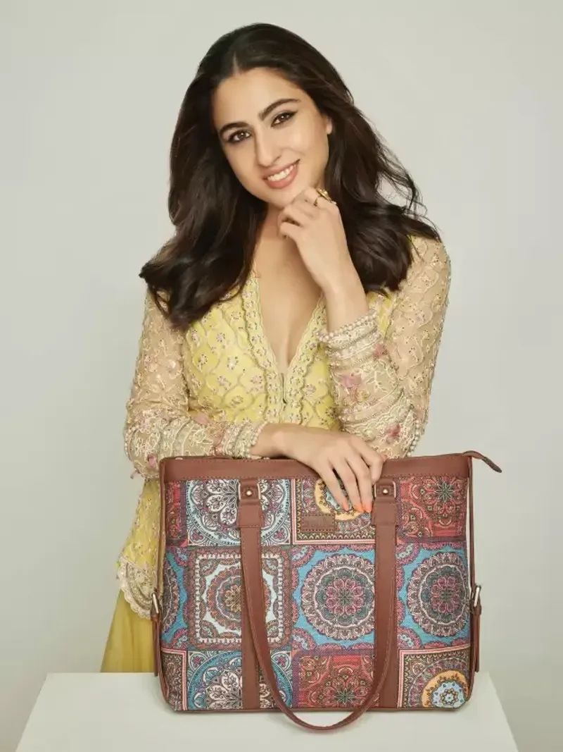 Women Multicolor Handbag - Extra Spacious